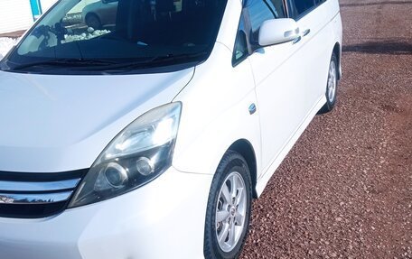 Toyota ISis I, 2012 год, 1 460 000 рублей, 2 фотография