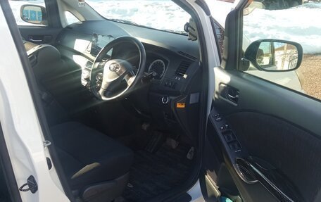 Toyota ISis I, 2012 год, 1 460 000 рублей, 8 фотография