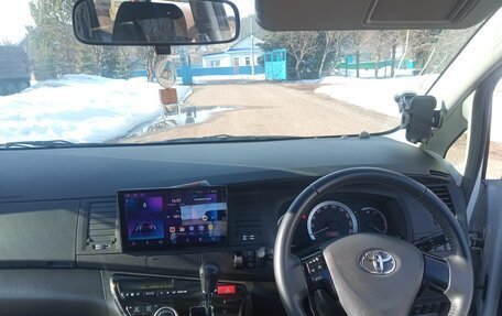 Toyota ISis I, 2012 год, 1 460 000 рублей, 12 фотография