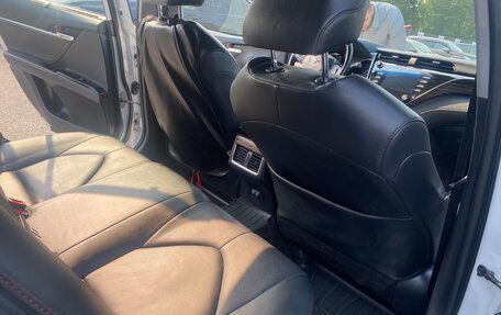 Toyota Camry, 2018 год, 2 450 000 рублей, 15 фотография