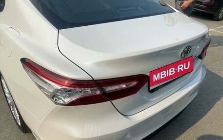 Toyota Camry, 2018 год, 2 450 000 рублей, 10 фотография