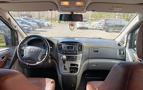 Hyundai H-1 II рестайлинг, 2015 год, 1 800 000 рублей, 6 фотография