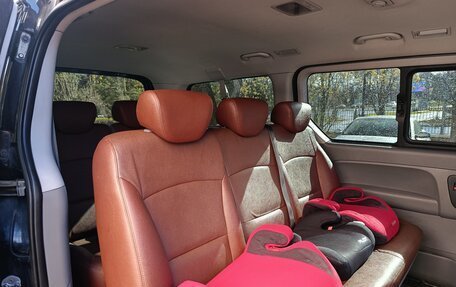 Hyundai H-1 II рестайлинг, 2015 год, 1 800 000 рублей, 8 фотография