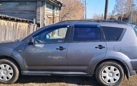 Mitsubishi Outlander III рестайлинг 3, 2010 год, 1 200 000 рублей, 5 фотография