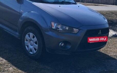Mitsubishi Outlander III рестайлинг 3, 2010 год, 1 200 000 рублей, 3 фотография
