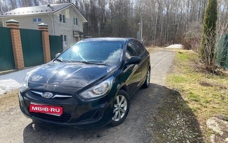 Hyundai Solaris II рестайлинг, 2013 год, 890 000 рублей, 2 фотография