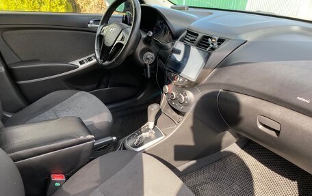 Hyundai Solaris II рестайлинг, 2013 год, 890 000 рублей, 10 фотография