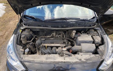 Hyundai Solaris II рестайлинг, 2013 год, 890 000 рублей, 21 фотография