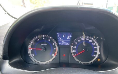 Hyundai Solaris II рестайлинг, 2013 год, 890 000 рублей, 30 фотография