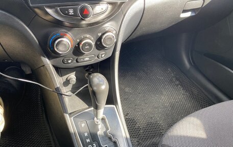 Hyundai Solaris II рестайлинг, 2013 год, 890 000 рублей, 27 фотография