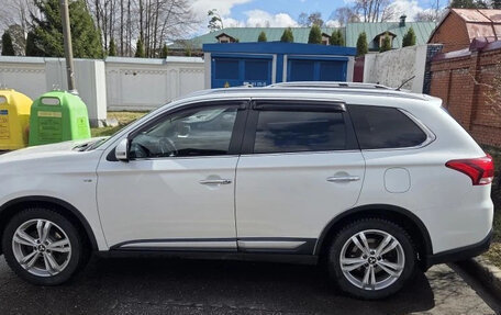 Mitsubishi Outlander III рестайлинг 3, 2016 год, 2 850 000 рублей, 5 фотография