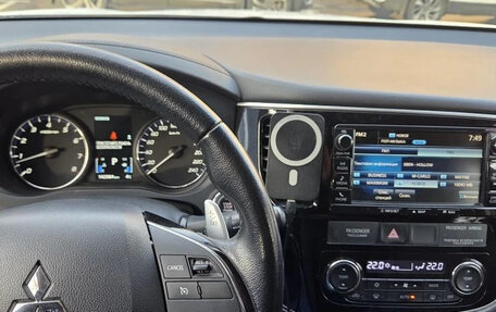 Mitsubishi Outlander III рестайлинг 3, 2016 год, 2 850 000 рублей, 6 фотография