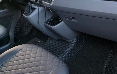 Volkswagen Caravelle T6 рестайлинг, 2020 год, 4 700 000 рублей, 2 фотография