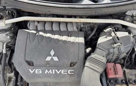 Mitsubishi Outlander III рестайлинг 3, 2016 год, 2 850 000 рублей, 7 фотография