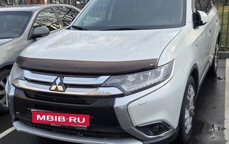 Mitsubishi Outlander III рестайлинг 3, 2016 год, 2 850 000 рублей, 3 фотография