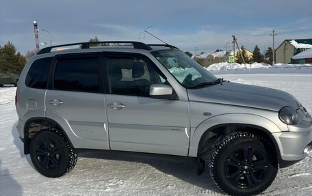 Chevrolet Niva I рестайлинг, 2017 год, 700 000 рублей, 3 фотография