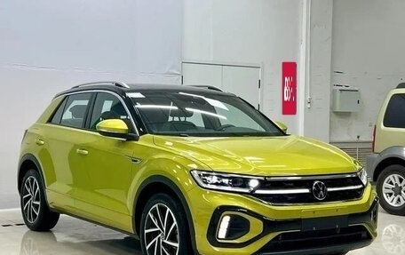 Volkswagen T-Roc I, 2023 год, 1 520 000 рублей, 3 фотография