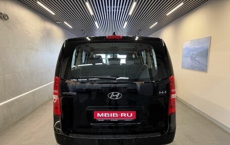 Hyundai H-1 II рестайлинг, 2019 год, 2 399 000 рублей, 5 фотография