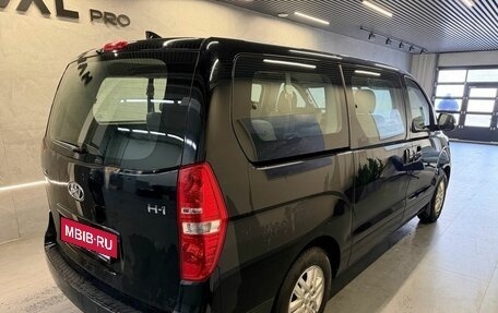 Hyundai H-1 II рестайлинг, 2019 год, 2 399 000 рублей, 4 фотография