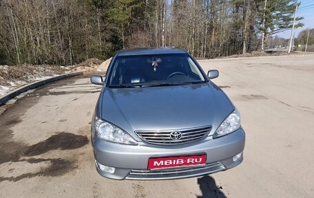 Toyota Camry V40, 2005 год, 920 000 рублей, 1 фотография