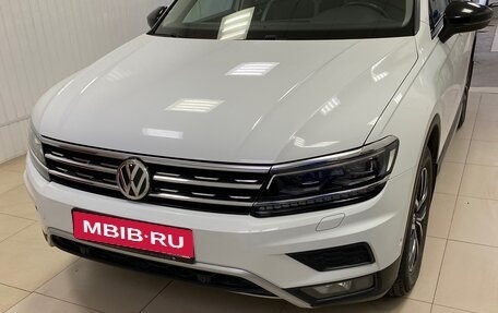 Volkswagen Tiguan II, 2019 год, 2 700 000 рублей, 1 фотография