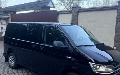 Volkswagen Multivan T6 рестайлинг, 2018 год, 4 350 000 рублей, 1 фотография