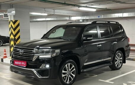 Toyota Land Cruiser 200, 2015 год, 6 400 000 рублей, 1 фотография