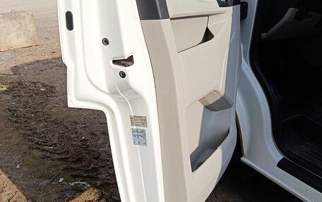 Volkswagen Caravelle T5, 2015 год, 2 100 000 рублей, 7 фотография