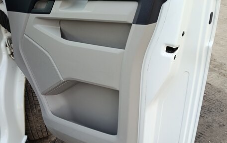 Volkswagen Caravelle T5, 2015 год, 2 100 000 рублей, 9 фотография