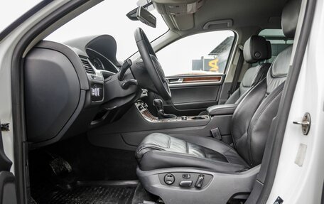 Volkswagen Touareg III, 2012 год, 1 988 000 рублей, 14 фотография