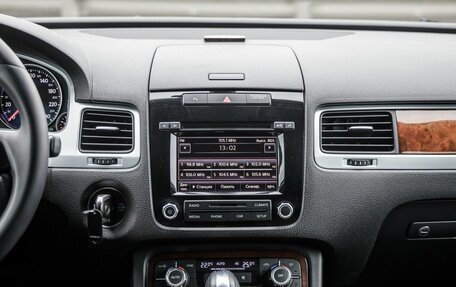 Volkswagen Touareg III, 2012 год, 1 988 000 рублей, 21 фотография