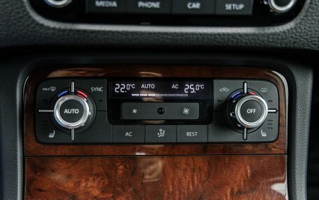 Volkswagen Touareg III, 2012 год, 1 988 000 рублей, 25 фотография