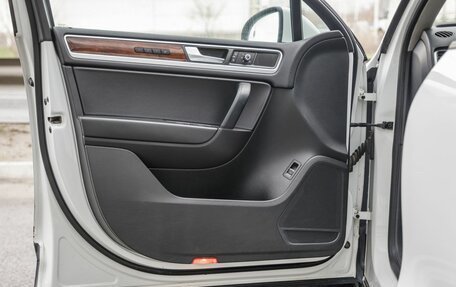 Volkswagen Touareg III, 2012 год, 1 988 000 рублей, 31 фотография