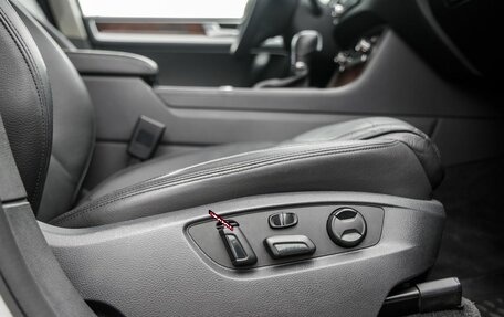 Volkswagen Touareg III, 2012 год, 1 988 000 рублей, 15 фотография