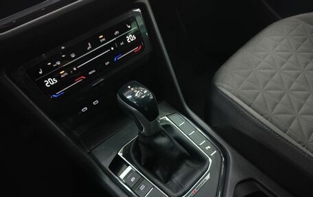 Volkswagen Tiguan II, 2021 год, 3 150 000 рублей, 15 фотография