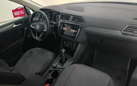 Volkswagen Tiguan II, 2021 год, 3 150 000 рублей, 13 фотография