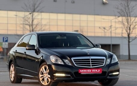 Mercedes-Benz E-Класс, 2012 год, 1 230 000 рублей, 3 фотография