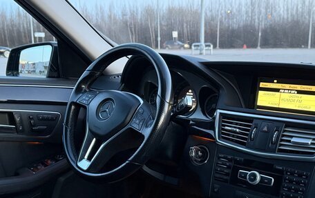 Mercedes-Benz E-Класс, 2012 год, 1 230 000 рублей, 32 фотография