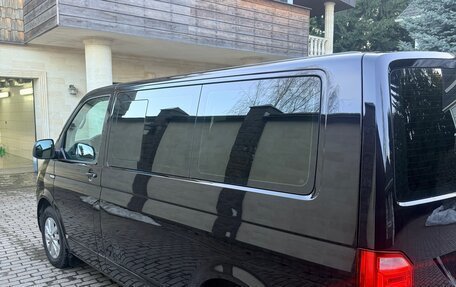 Volkswagen Multivan T6 рестайлинг, 2018 год, 4 350 000 рублей, 3 фотография