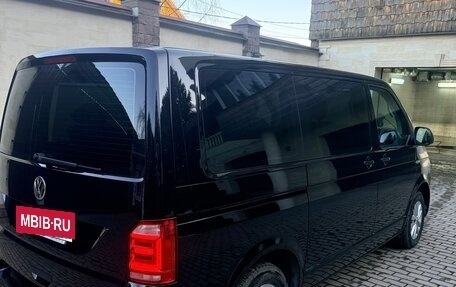 Volkswagen Multivan T6 рестайлинг, 2018 год, 4 350 000 рублей, 5 фотография