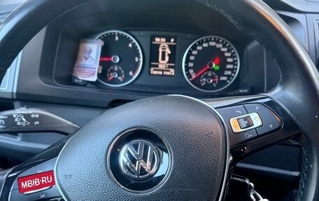 Volkswagen Multivan T6 рестайлинг, 2018 год, 4 350 000 рублей, 10 фотография