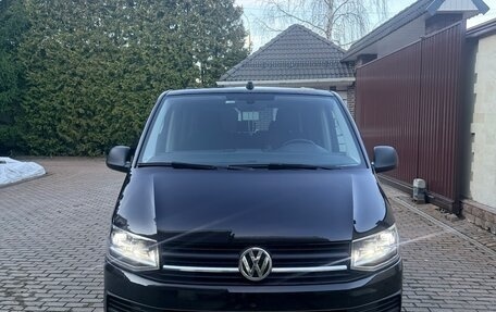 Volkswagen Multivan T6 рестайлинг, 2018 год, 4 350 000 рублей, 7 фотография