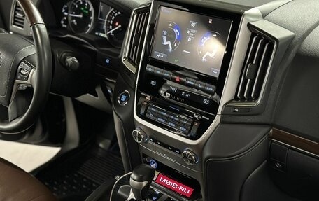 Toyota Land Cruiser 200, 2015 год, 6 400 000 рублей, 30 фотография