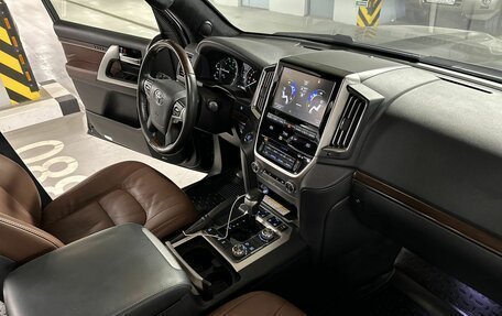 Toyota Land Cruiser 200, 2015 год, 6 400 000 рублей, 31 фотография