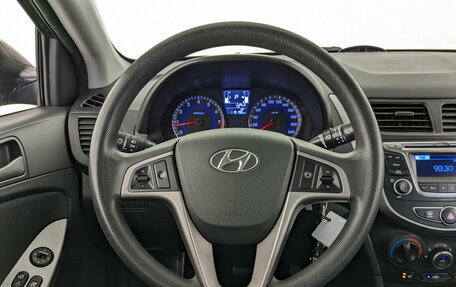 Hyundai Solaris II рестайлинг, 2015 год, 950 000 рублей, 21 фотография