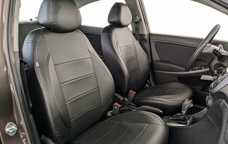 Hyundai Solaris II рестайлинг, 2015 год, 950 000 рублей, 23 фотография