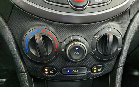 Hyundai Solaris II рестайлинг, 2015 год, 950 000 рублей, 26 фотография