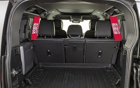 Land Rover Defender II, 2024 год, 11 000 000 рублей, 10 фотография