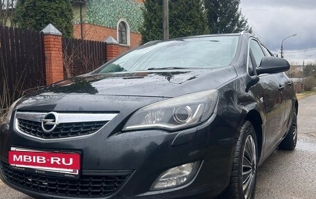 Opel Astra J, 2012 год, 570 000 рублей, 2 фотография