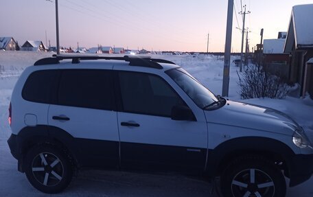 Chevrolet Niva I рестайлинг, 2019 год, 750 000 рублей, 1 фотография